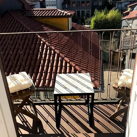 Mezzanine * 吉马良斯