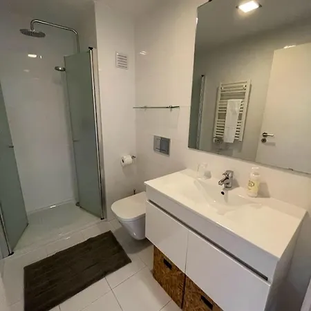 Mezzanine 公寓 吉马良斯