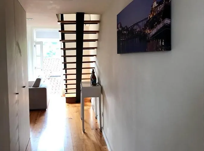 Mezzanine ギマランイス